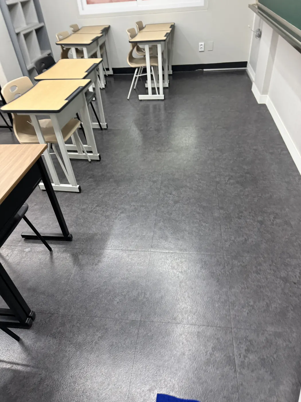 바닥 마감 상태 — 남해군 학원청소 현장