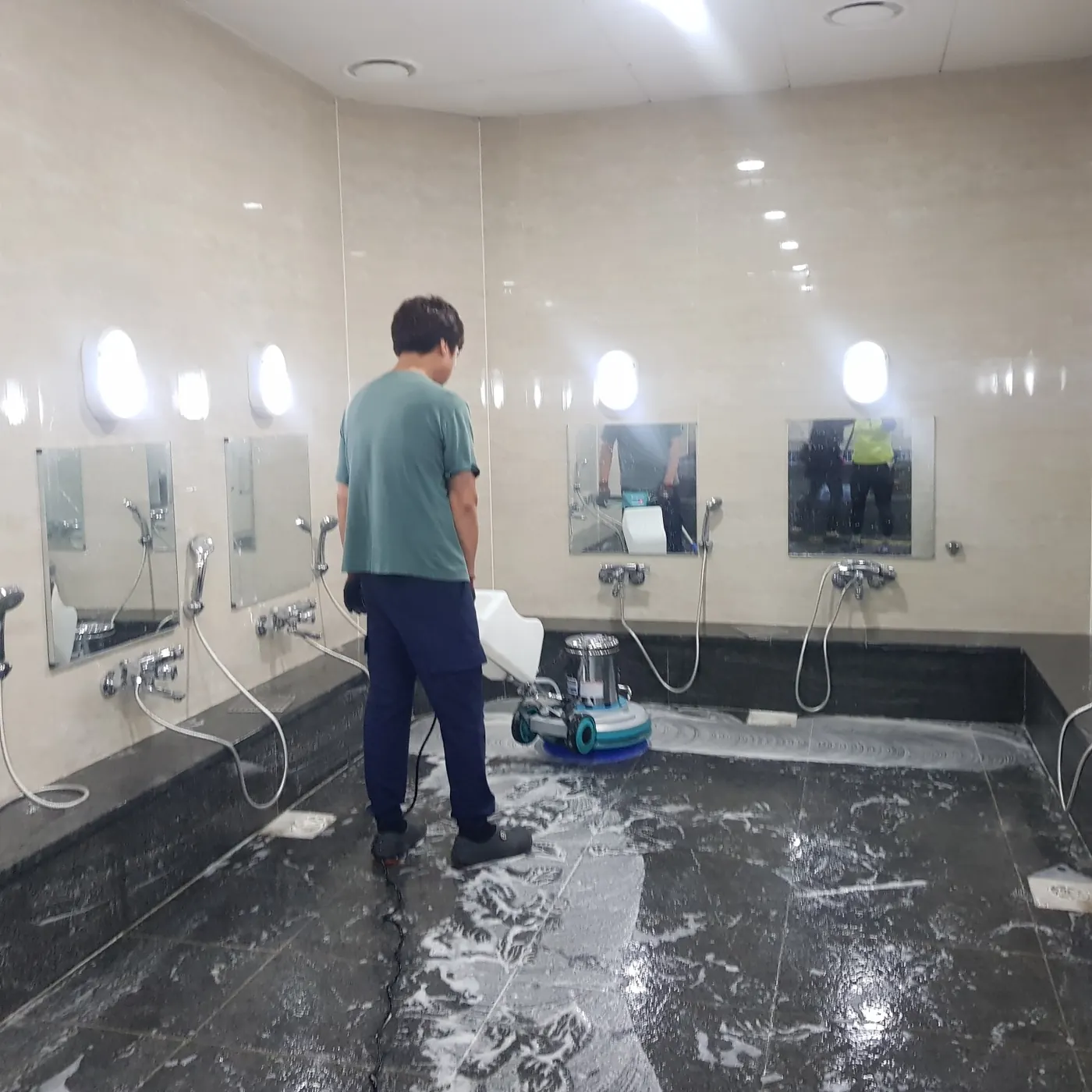 고압 세척 — 하동군 목욕탕청소 현장