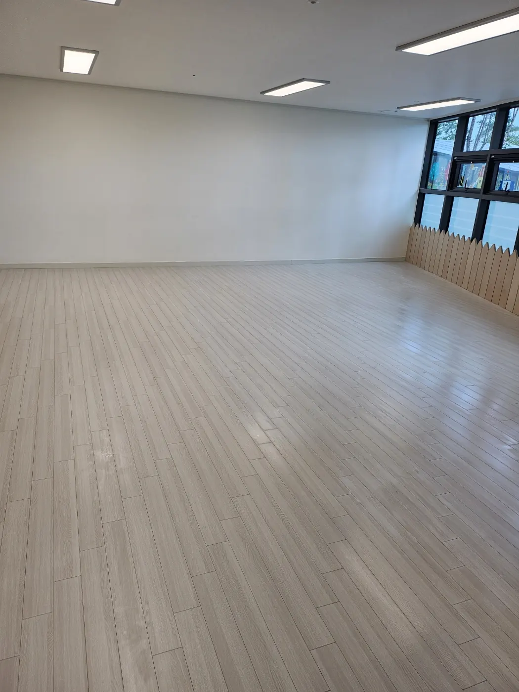 하동군 어린이집청소 시공 현장 — 교실 마감
