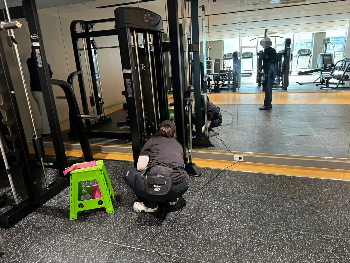 운동기구 관리 — 하동군 헬스장청소 현장