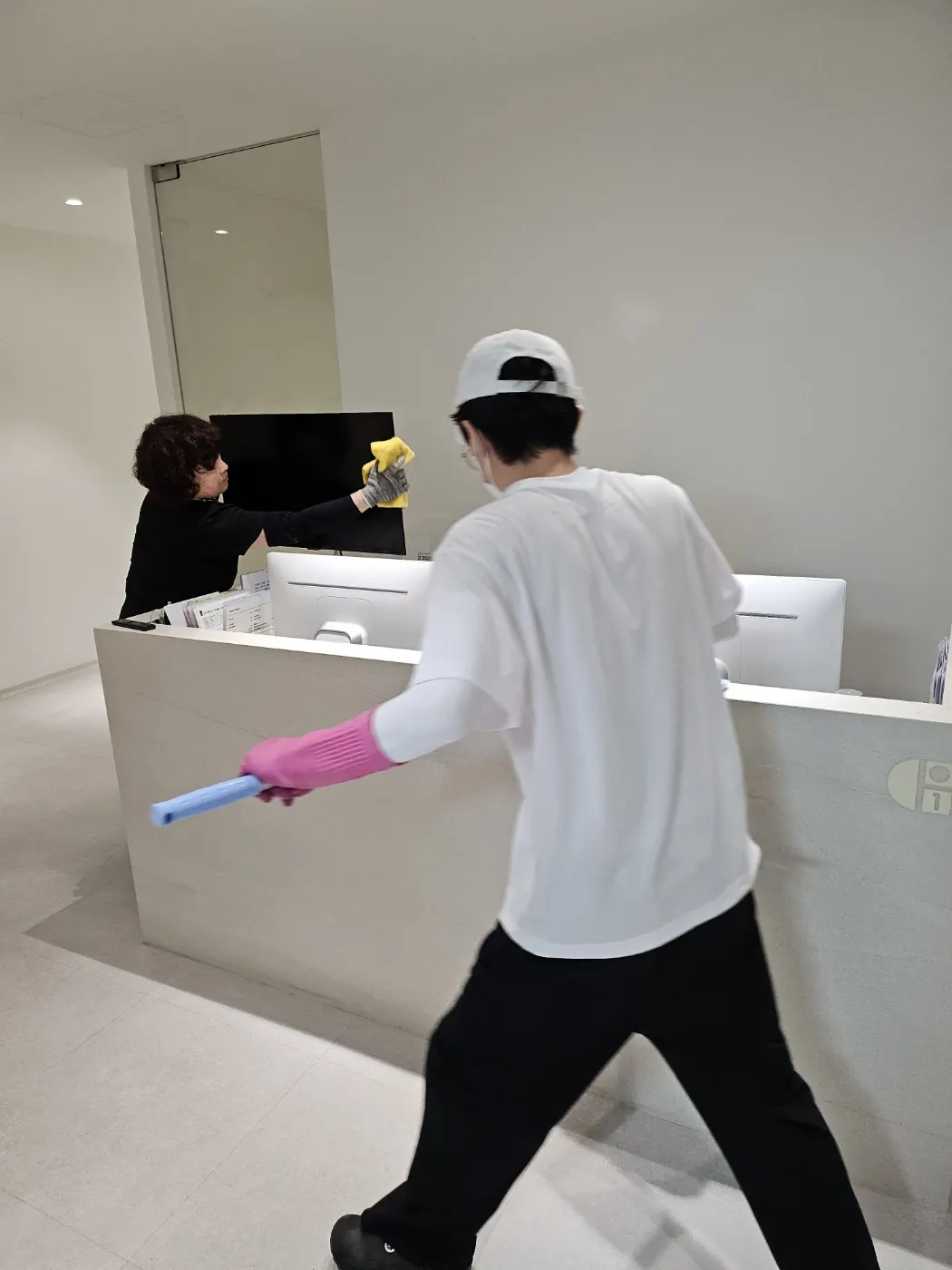 야로면 병원청소 시공 현장 — 대기실 정리