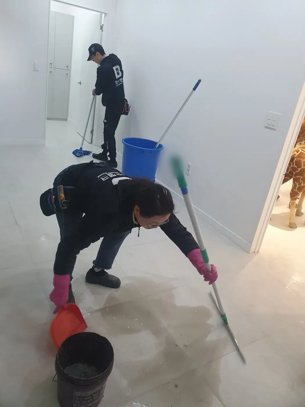 세정 진행 — 삼가면 병원청소 현장