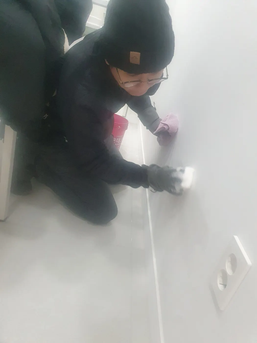 바닥 물걸레 마감 — 경남서부 병원청소 현장