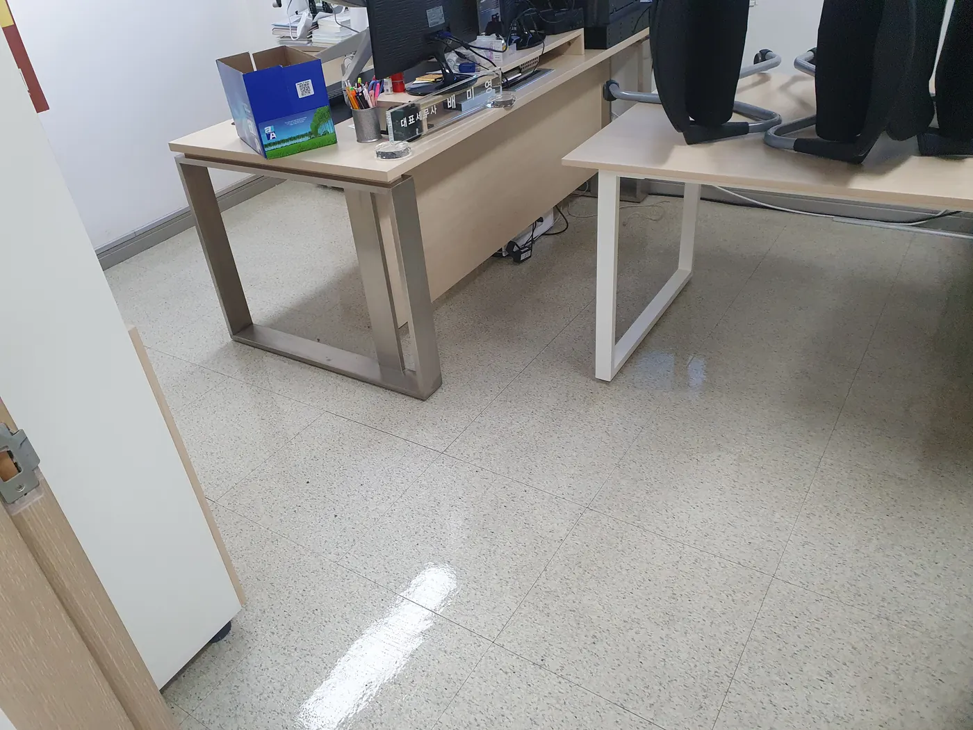바닥 물걸레 마감 — 상주면 사무실청소 현장