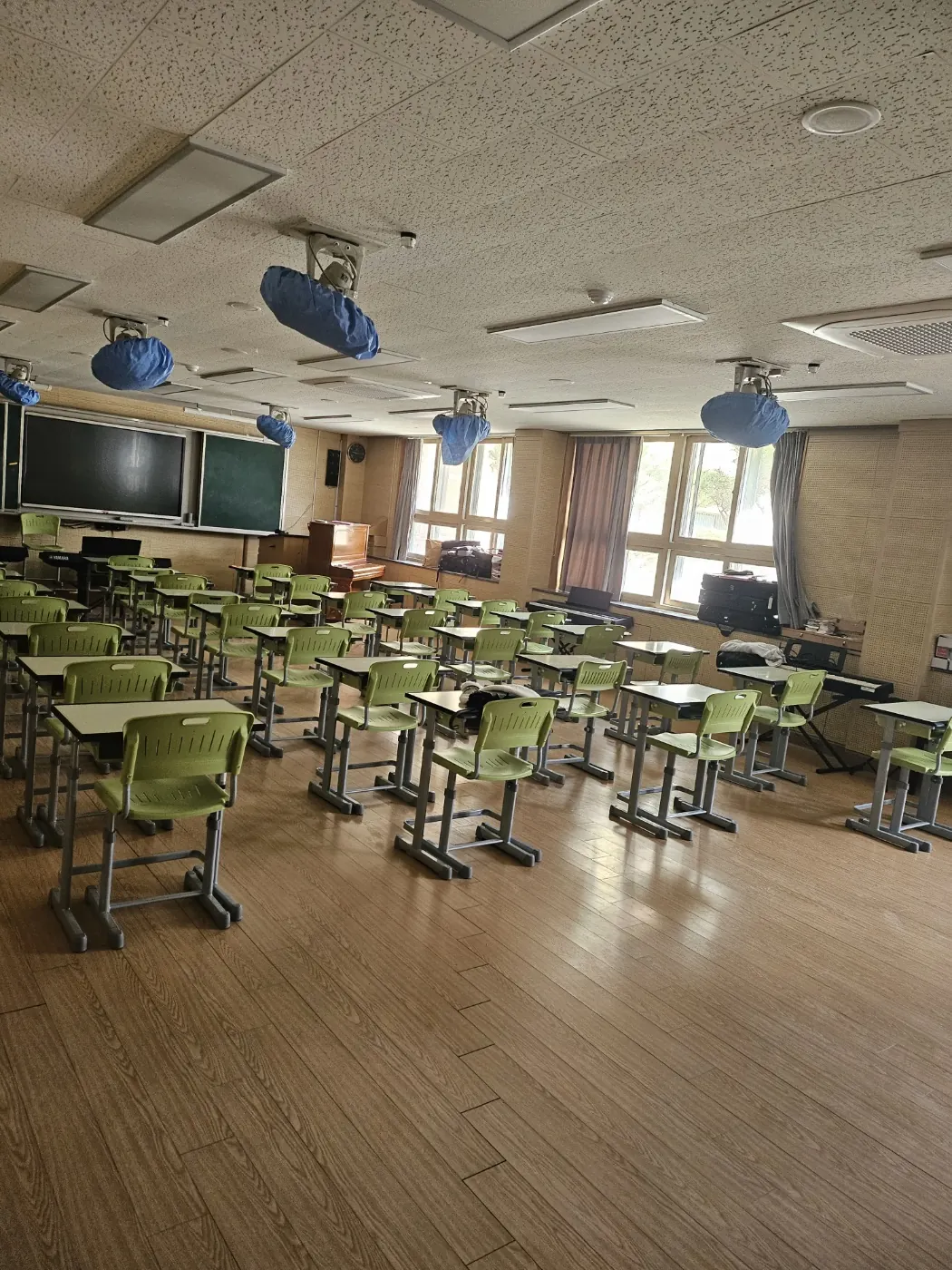 산청읍 학교청소 시공 현장 — 교실 정리