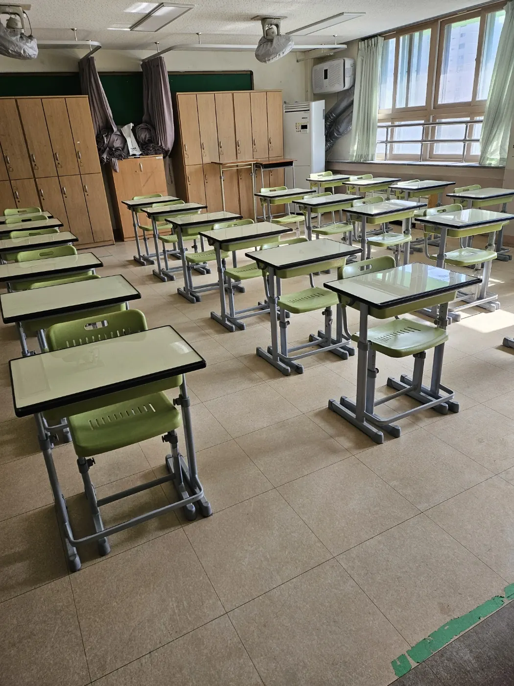 선구동 학교청소 시공 현장 — 교실 마감
