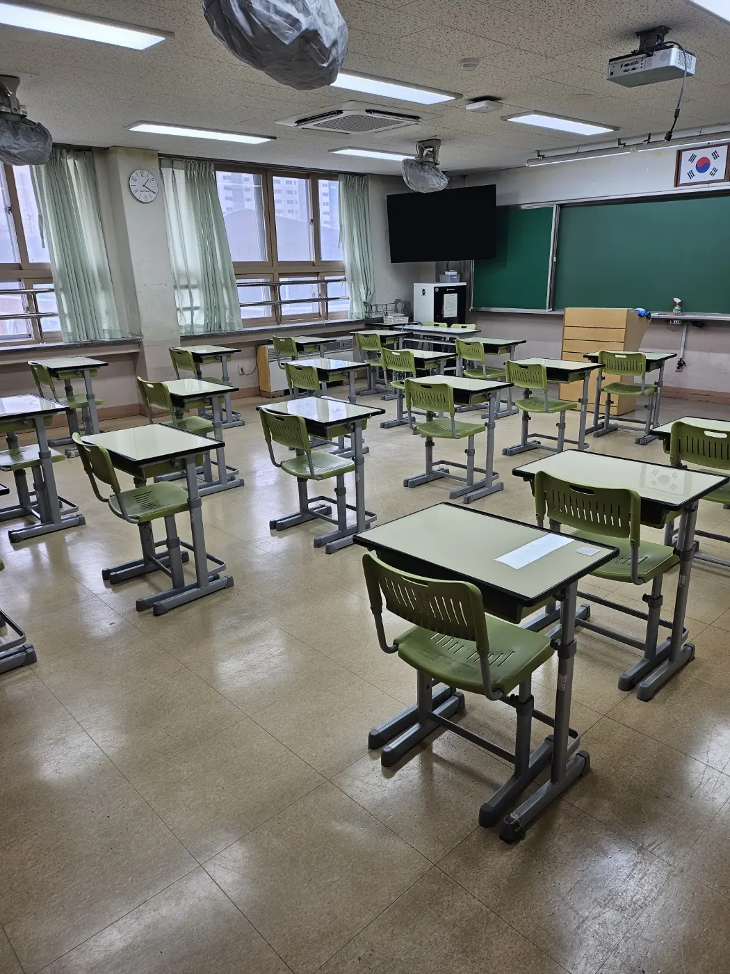 덕곡면 학교청소 시공 현장 — 교실 마감