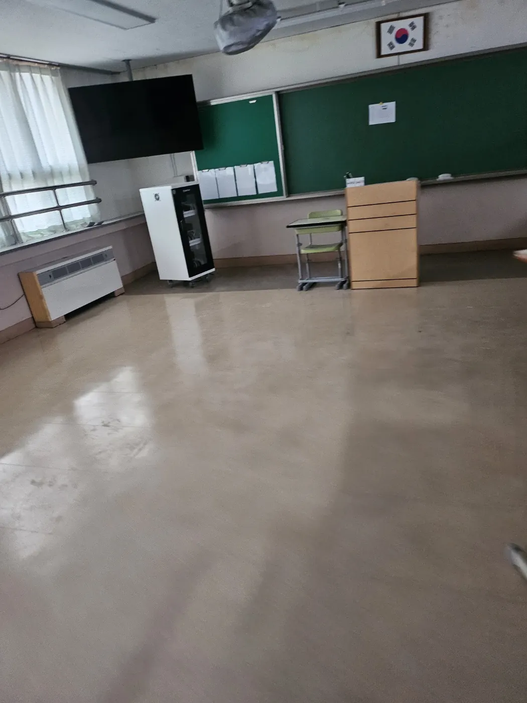 마도동 학교청소 시공 현장 — 교실 정리