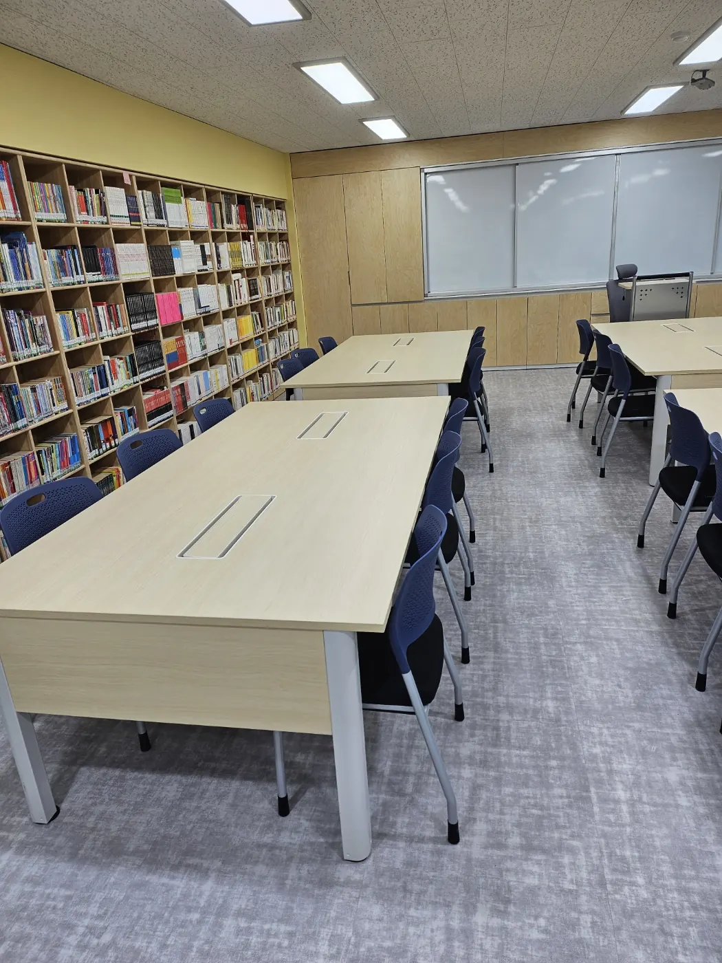 도서관 정리 — 가회면 학교청소 현장