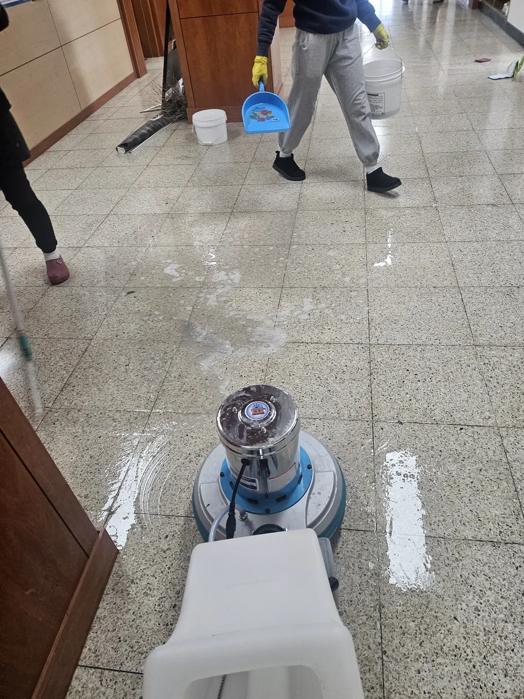 왁스 재코팅 — 함양군 학교청소 현장