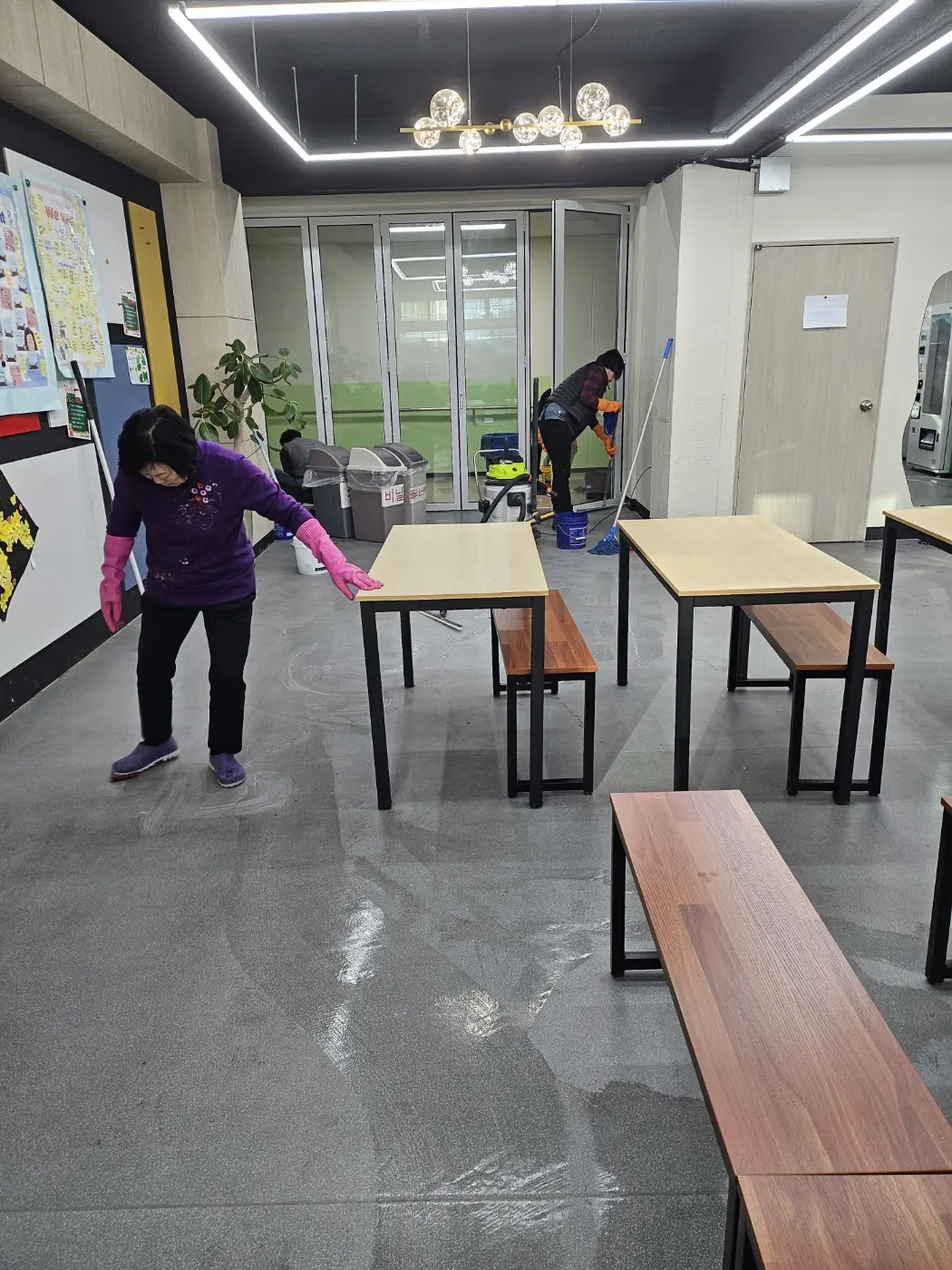 세정 진행 — 가북면 학교청소 현장