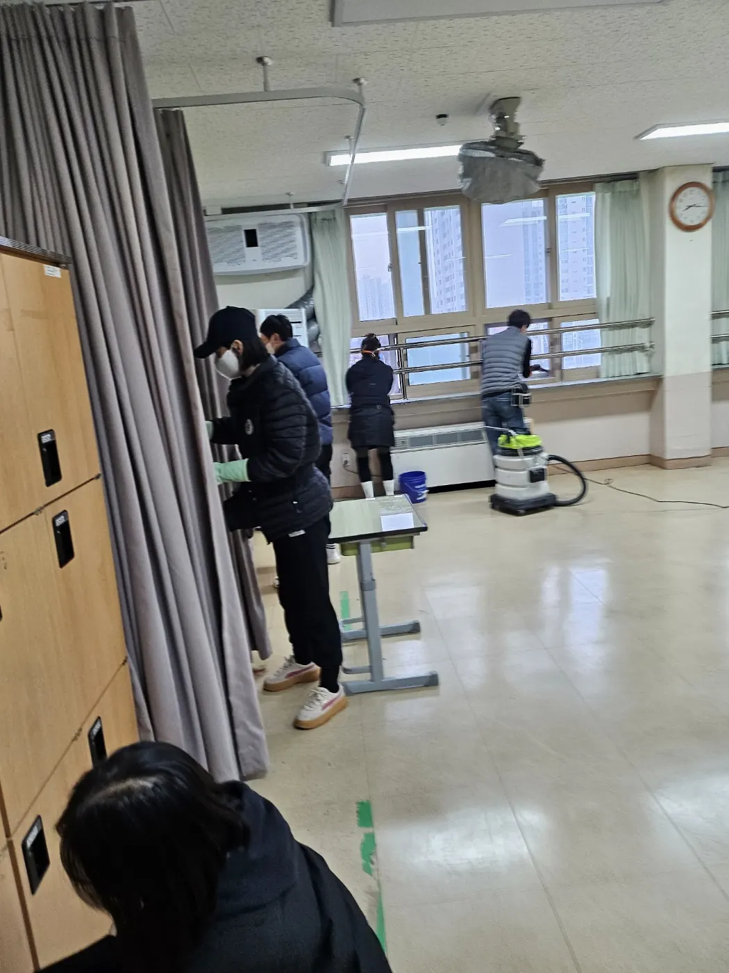 바닥 물걸레 마감 — 서면 학교청소 현장